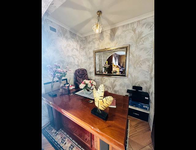 4 BEDROOM FREEHOLD FOR SALE IN BELLAIR